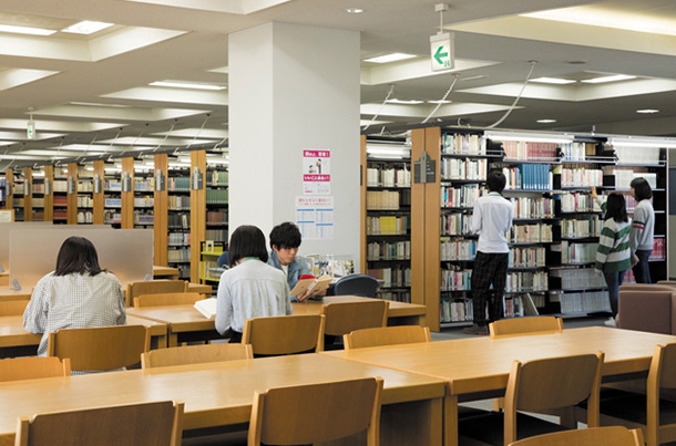 大きな総合情報図書館